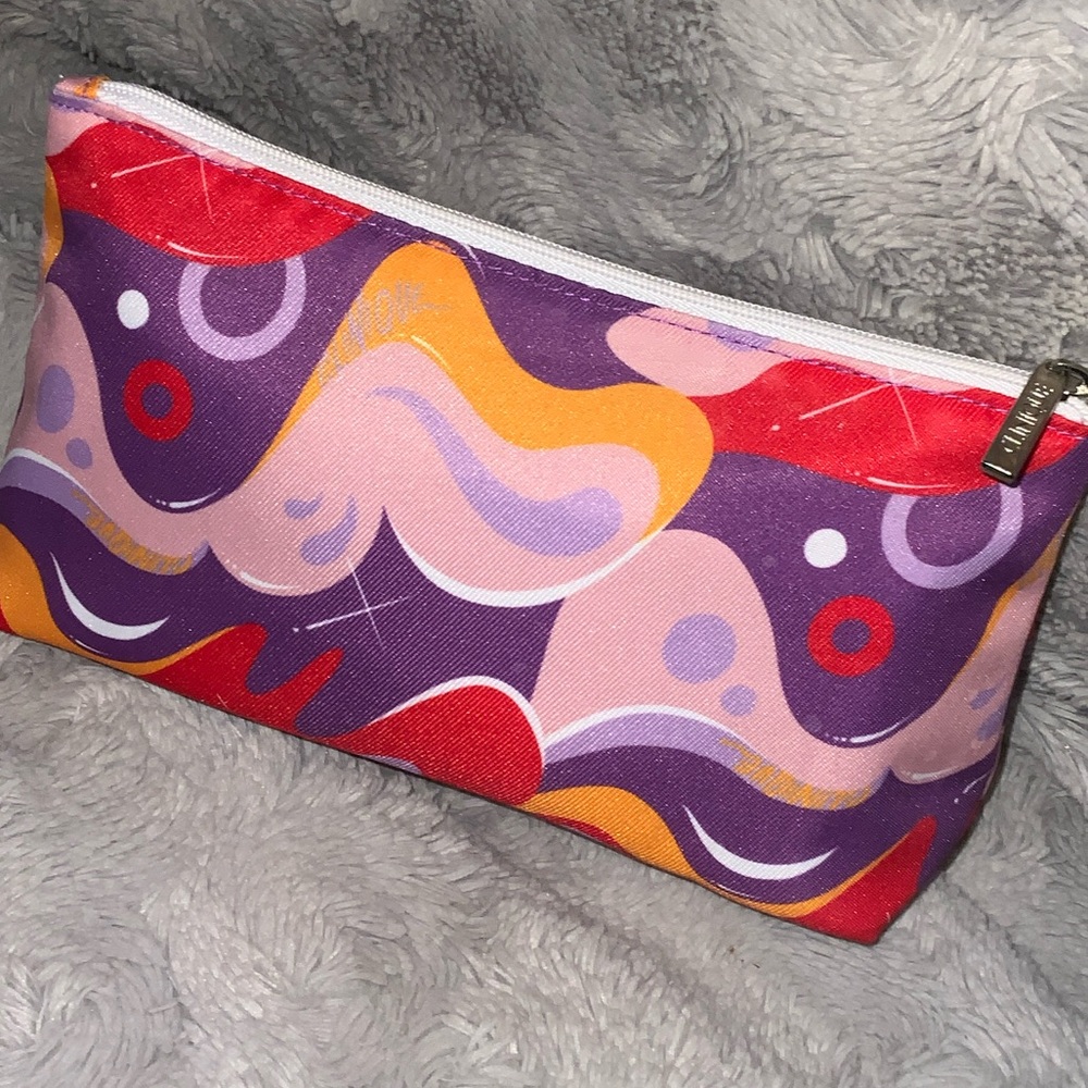 🌟Add-on🌟Clinique Colorful Abstract Pattern Pouch - Picture 2 of 7